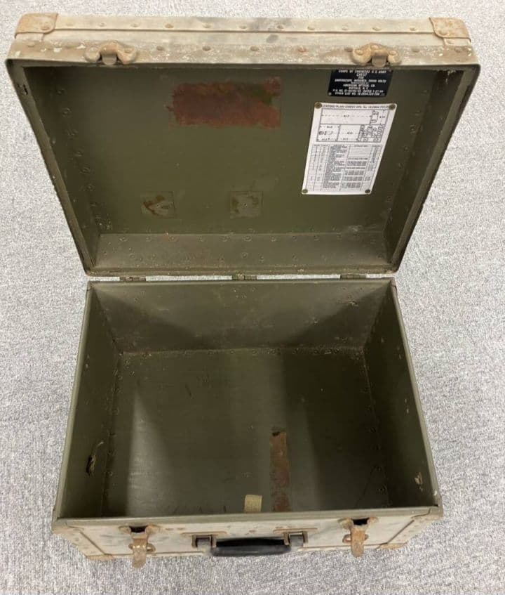 【本物】1951年製のアメリカ軍のM3赤外線狙撃兵用スコープ ボックス 特大