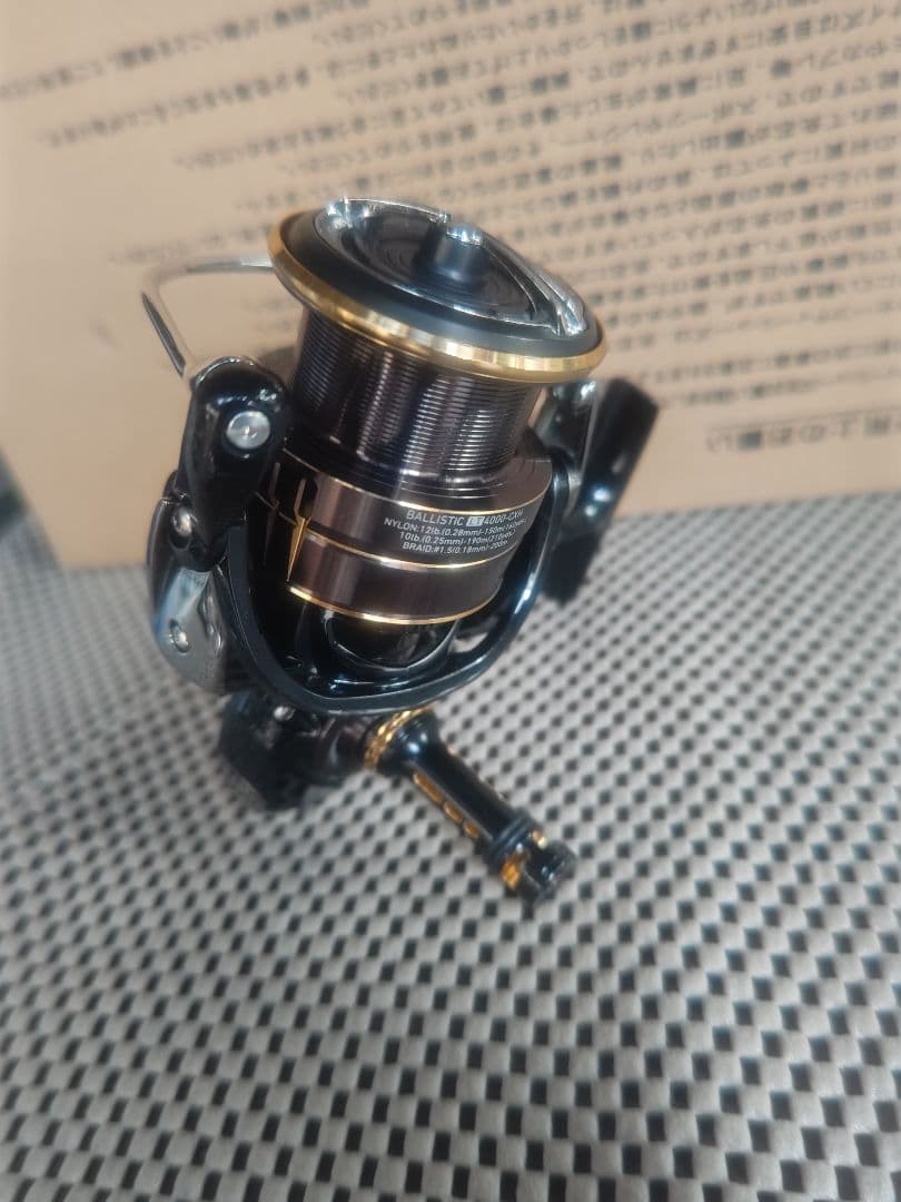 ダイワ 19 バリスティック LT4000-CXH　ハンドルなし　箱あり