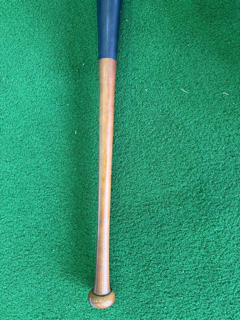 ビクタス　バット　硬式木製　V51 84cm 862g