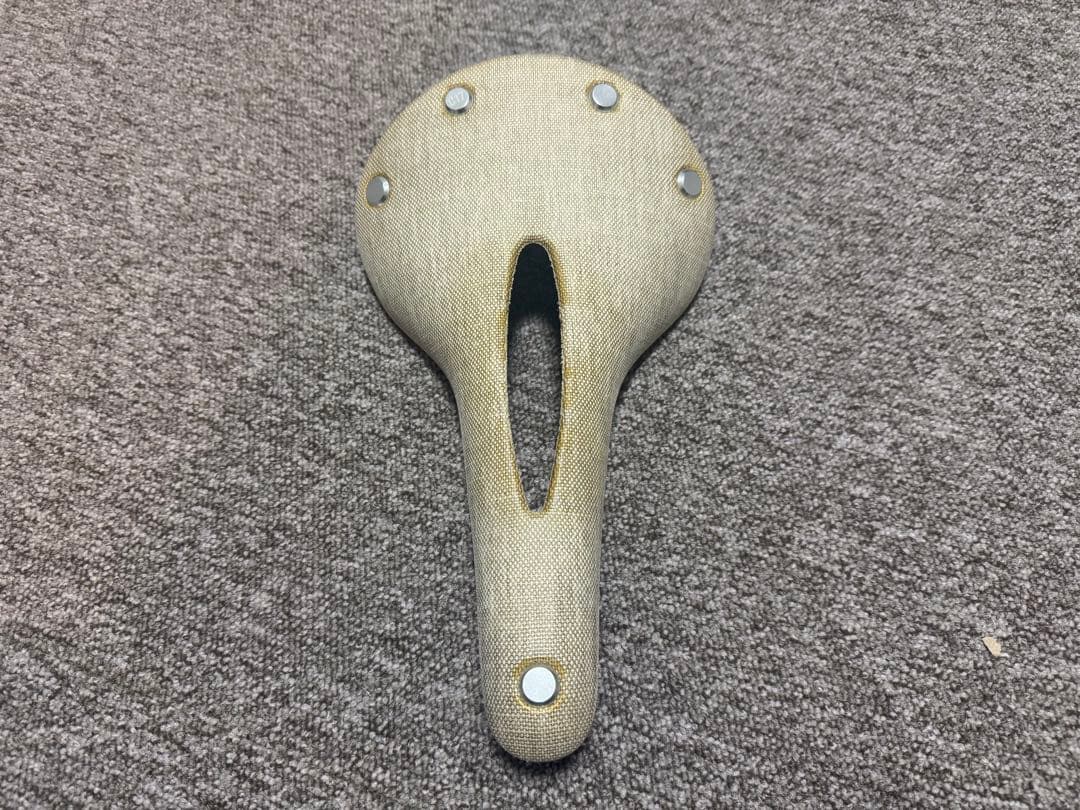 BROOKS 穴空きタイプ カンビウム C-17