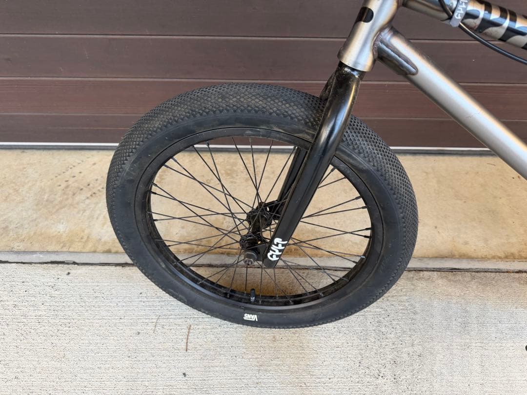 BMX CULT gateway 20インチ　シルバー、ブラック