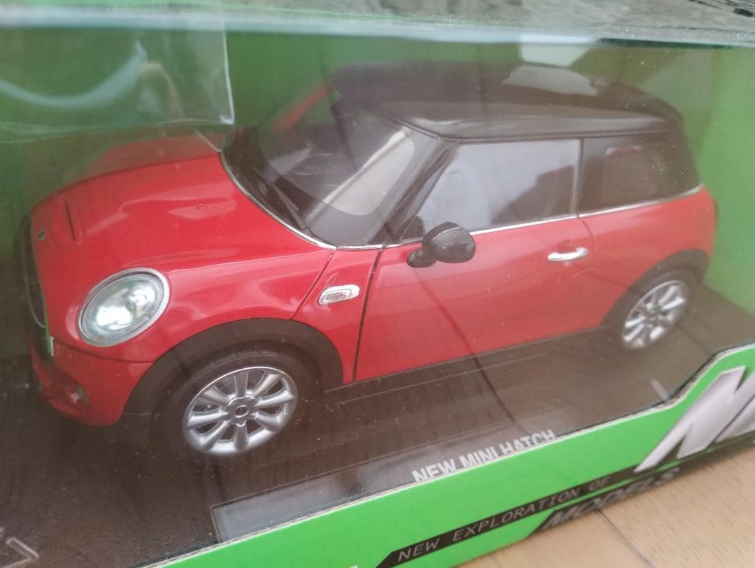【未開封】NEW MINI HATCH 赤 ミニカー 1/18