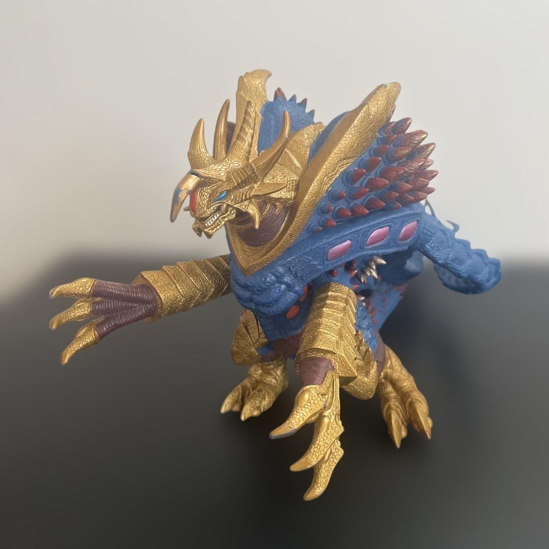 ウルトラマンメビウス　ユーキラーザウルス　001