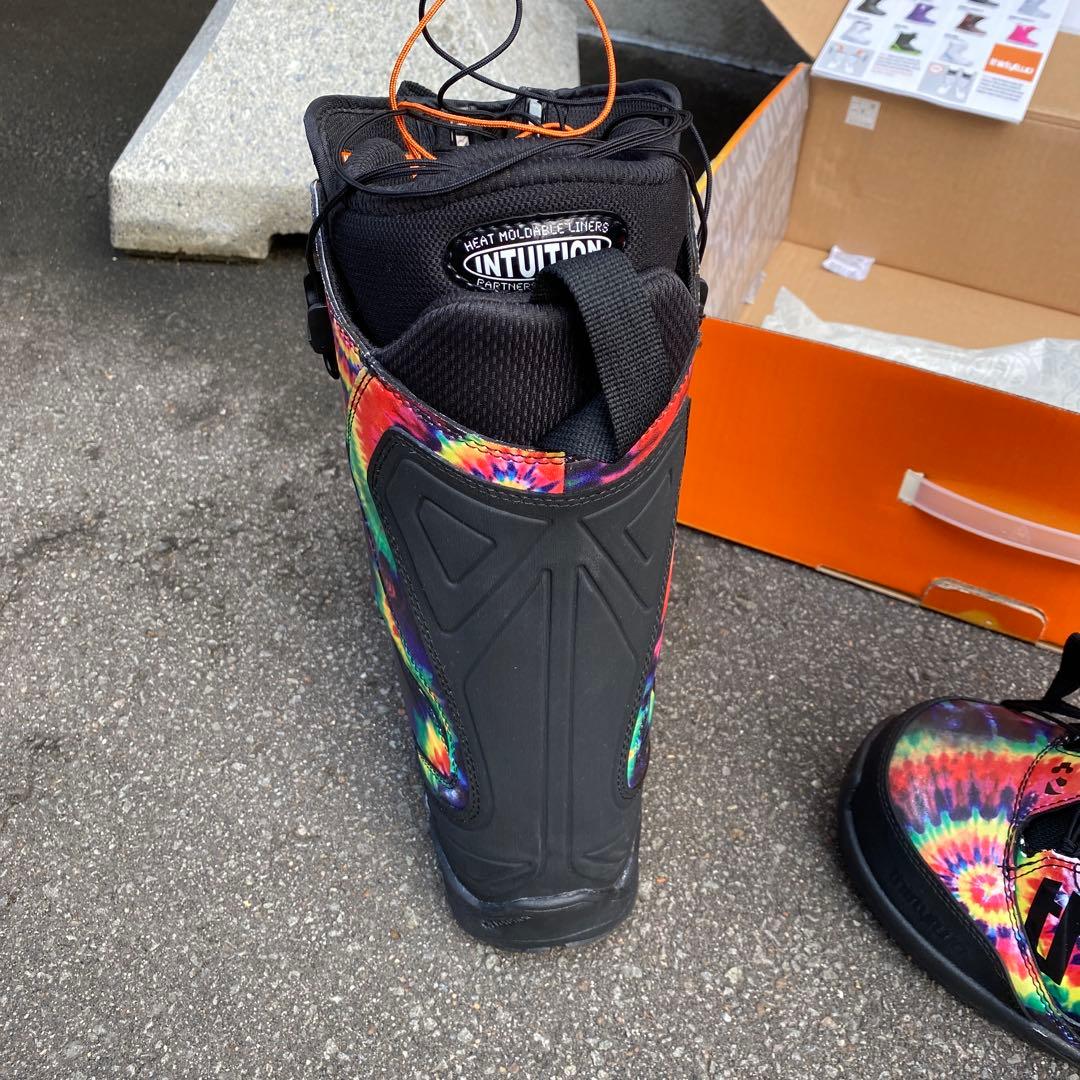 ThirtyTwo タイダイ スノーボードブーツ