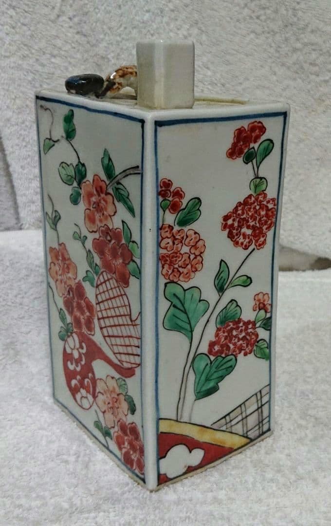 古伊万里角瓶 木製箱付きA444