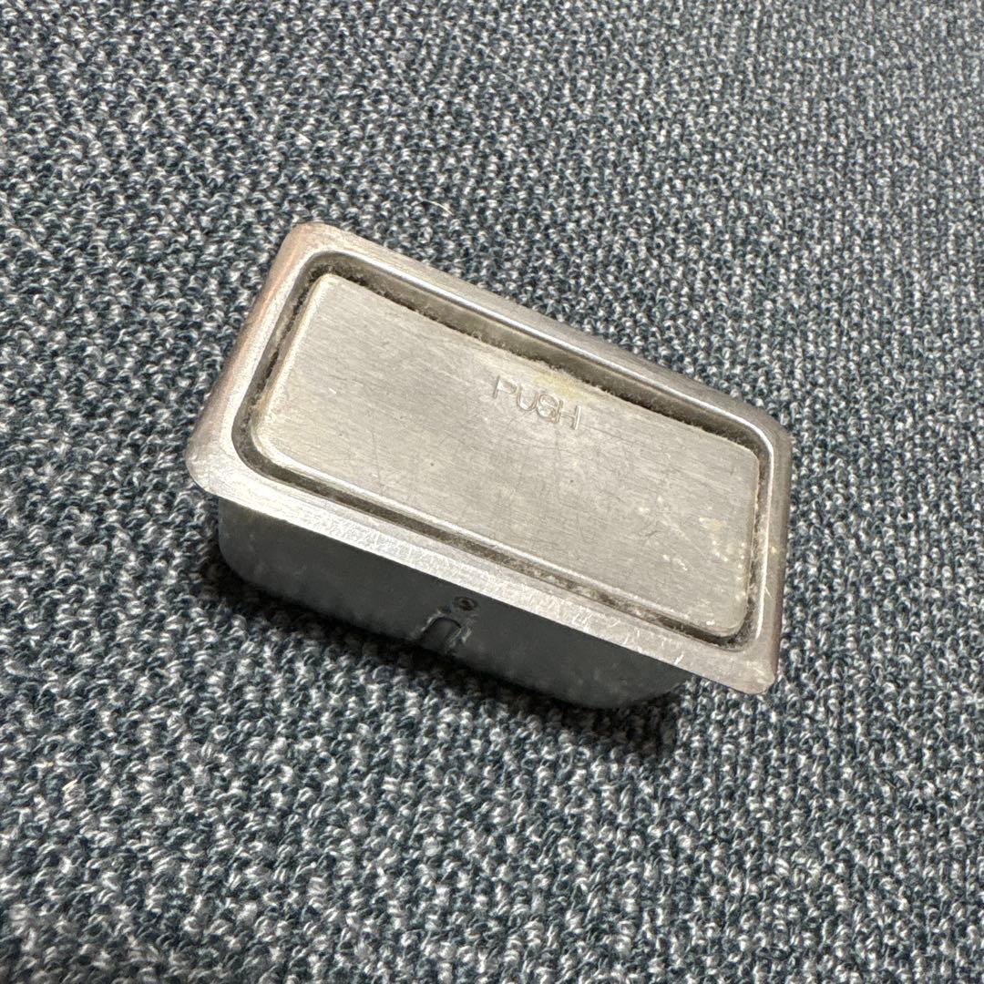 飛行機の灰皿