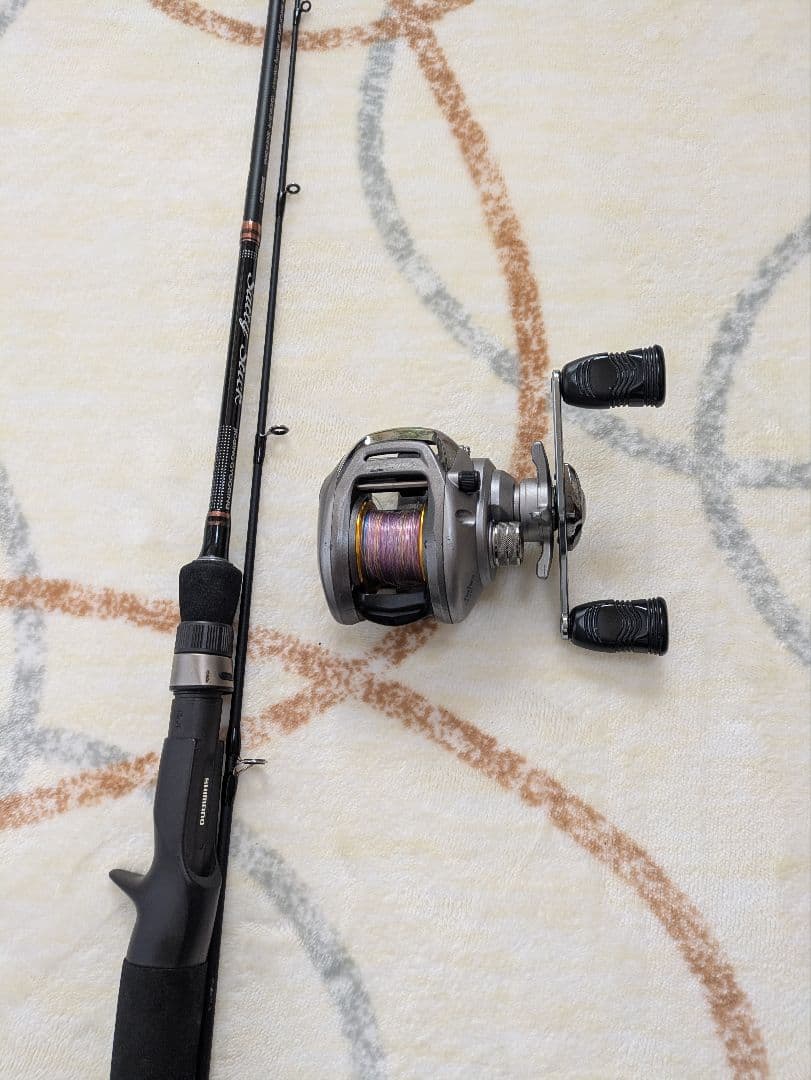 タイラバロッド(シマノ )ベイトリール(Daiwa)付き 約2.1m