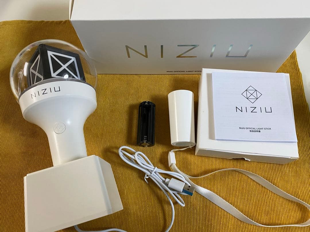 NiziU ペンライト ☆1回のみ使用☆