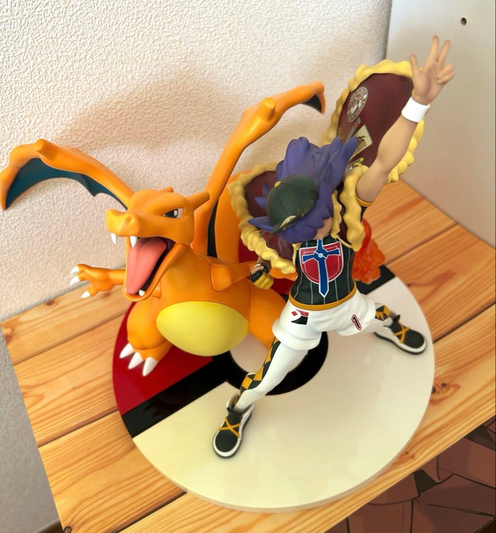 ダンデ・リザードン フィギュア ポケモンセンターオリジナル 外箱付き
