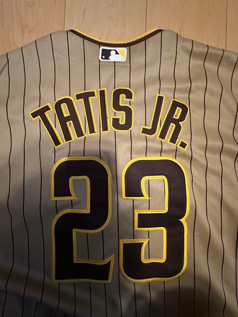 タティスjr パドレス ユニフォーム