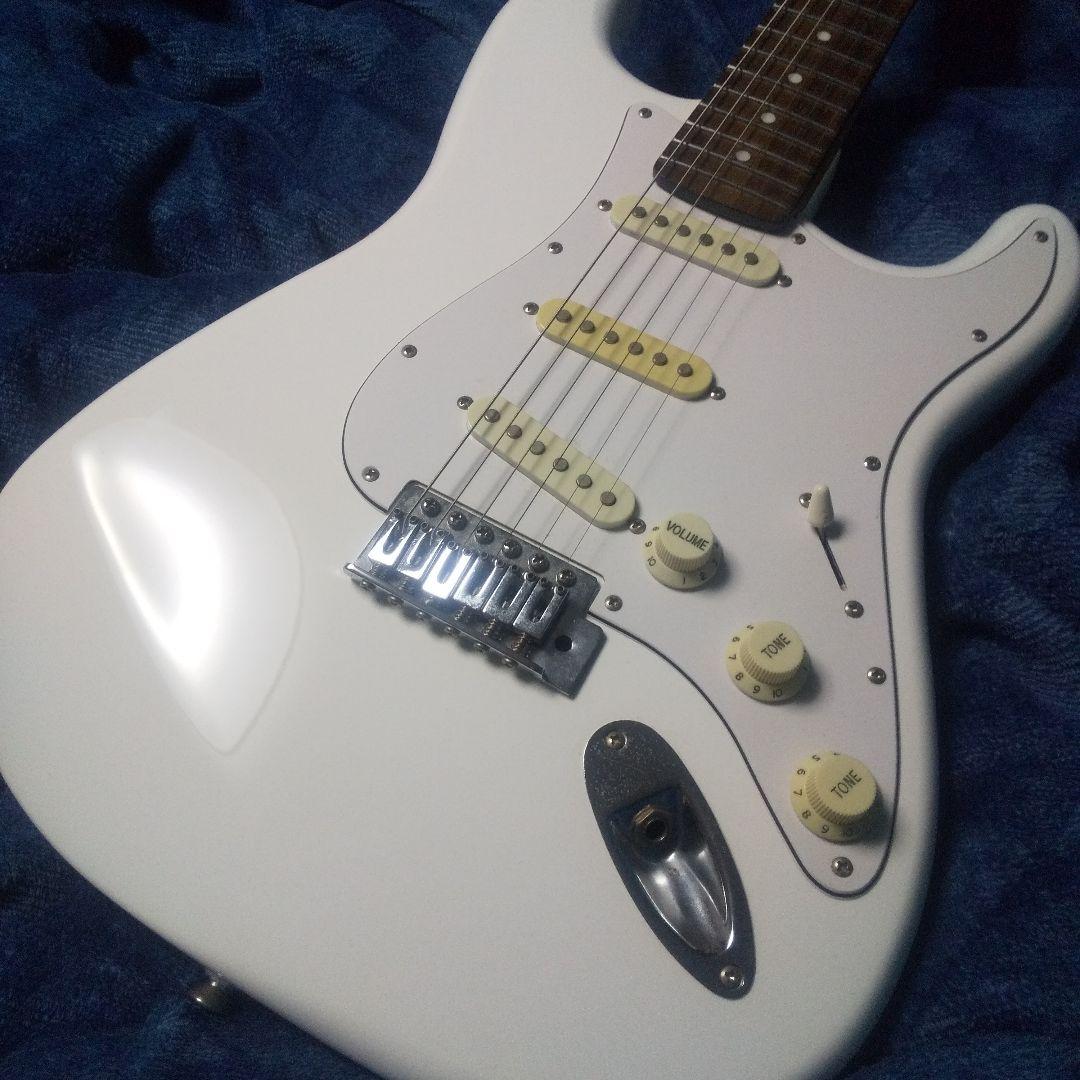 FERNANDES ホワイトエレキギター