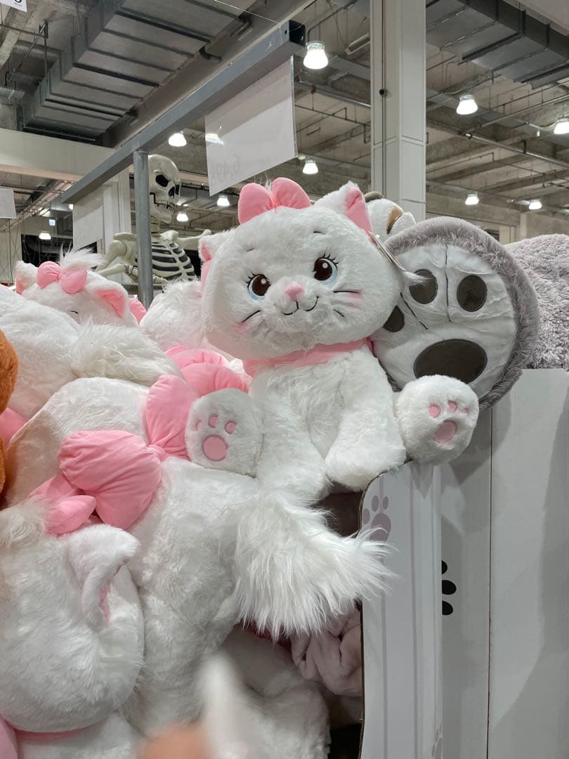 新品未使用 コストコ ディズニー マリーちゃん特大 大きな白い猫のぬいぐるみ