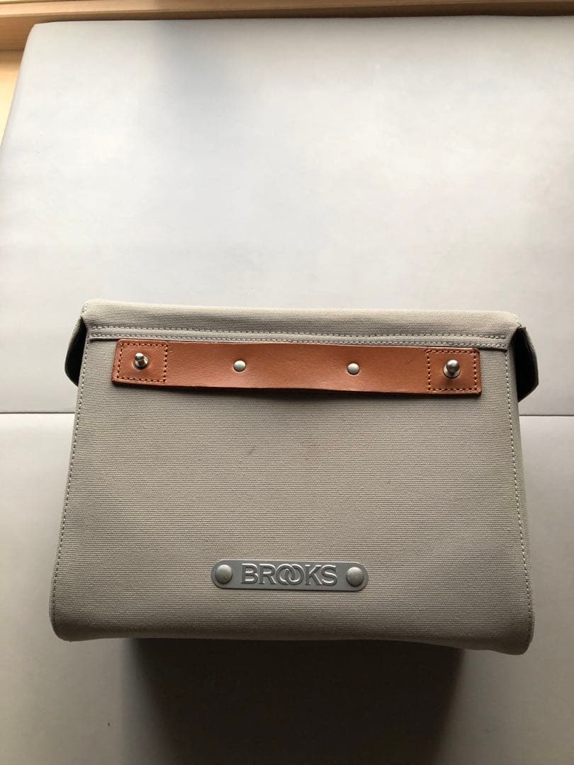 最終値下げBrooks フロントバッグ　アイルオブスカイDove