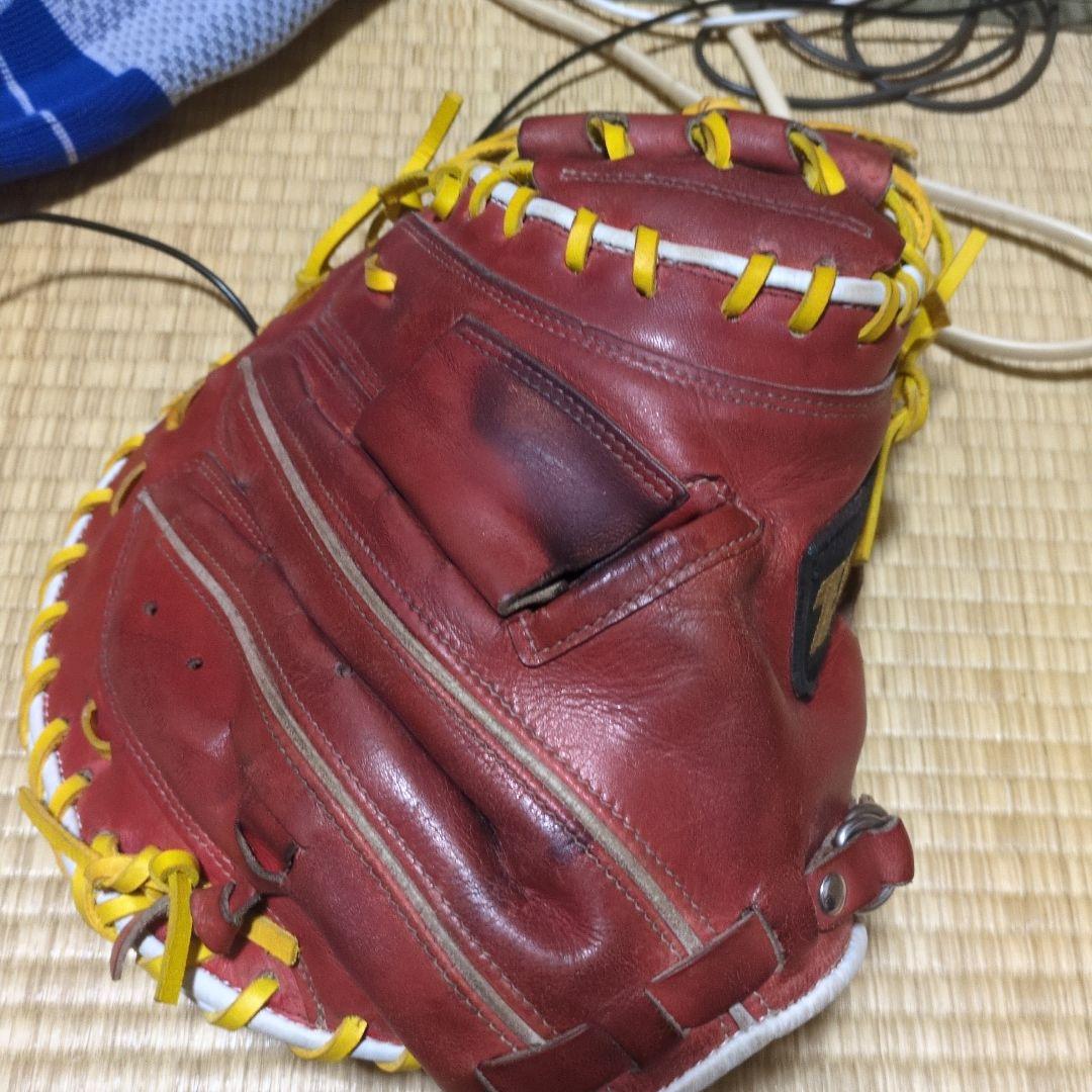 レザー製硬式グローブ PCパターン 修理してあります。 白ふちをなおしました。