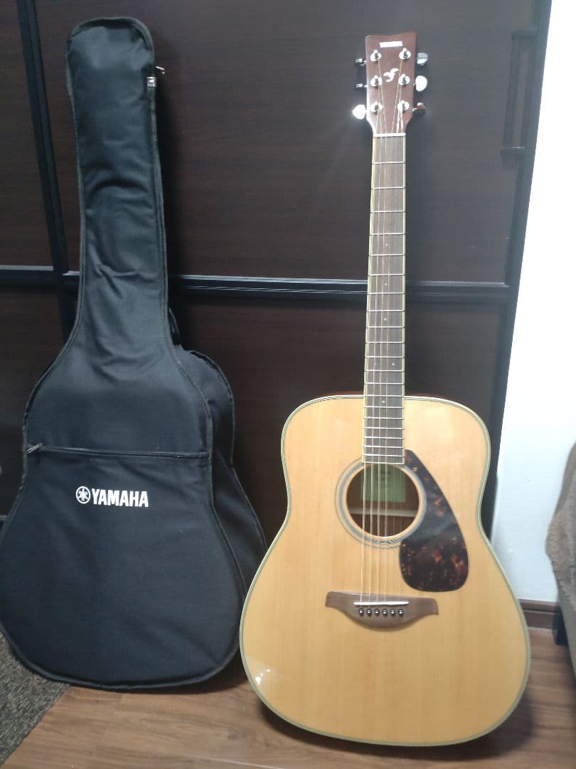 Yamaha アコースティックギター ギターケース、カポ、スタンド、入門書付き