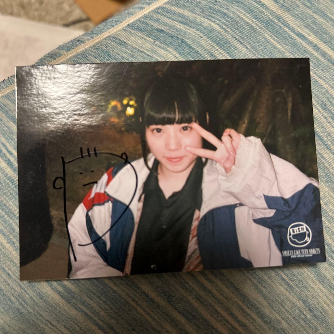 アユニ・D サイン入り写真