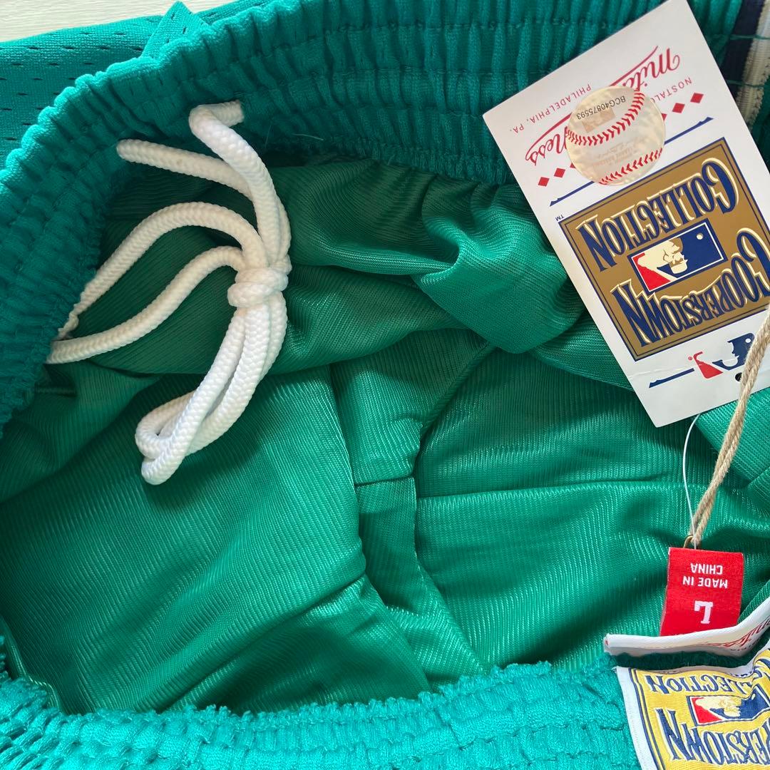 【新品】 MLB シアトル・マリナーズ　ハーフパンツ　メジャーリーグ　バスパン