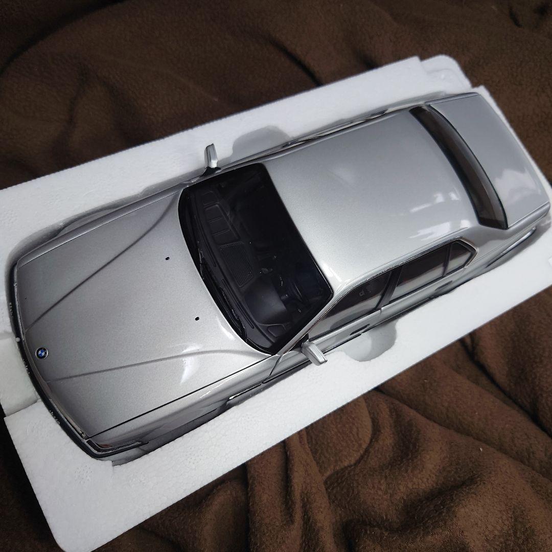 ミニチャンプス★美品BMW730i・1987★シルバー1/18ミニカー送料無料