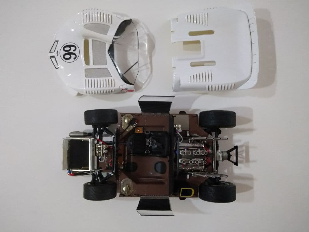 車　ＡＵＴＯ・Ａｒｔ　1/18　Ｃｈａｐａｒｒａｌ　ダイキャストミニカー