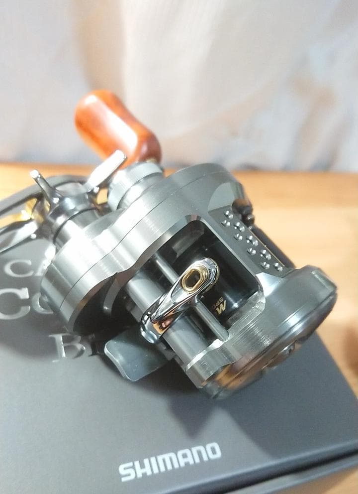 新品未使用　シマノ 23カルカッタコンクエスト BFS XG 右　夢屋花梨ノブ
