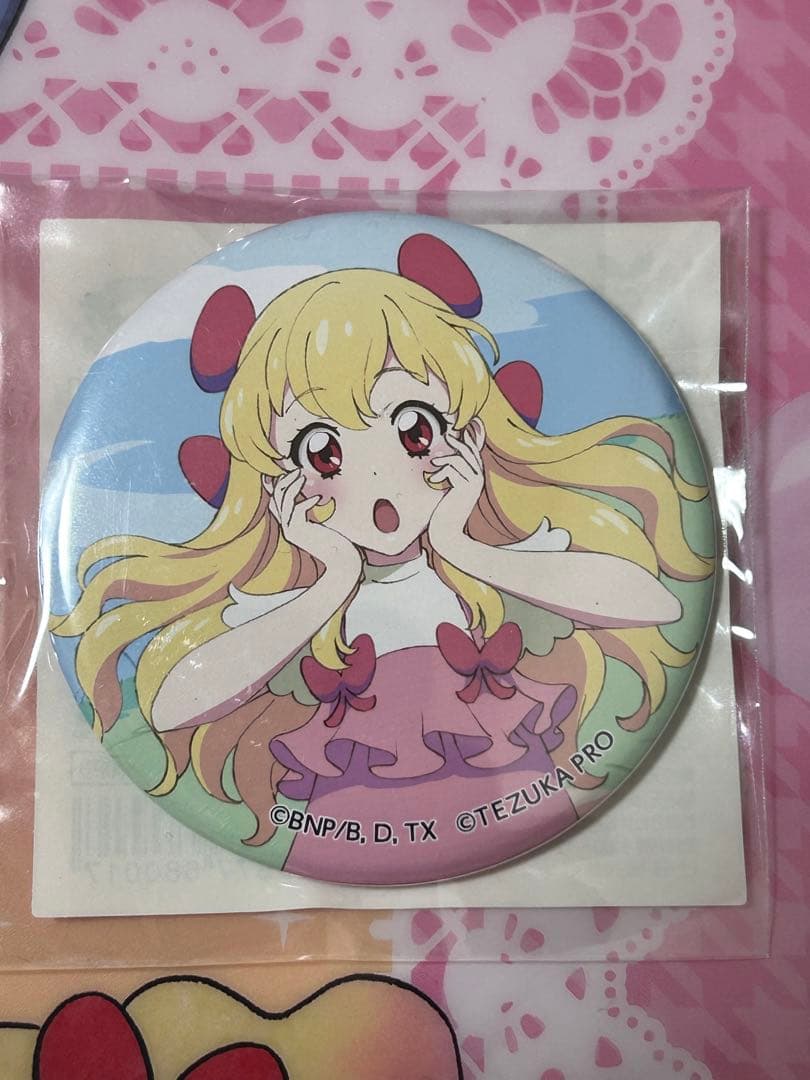アイカツ 缶バッジ　4種 星宮いちご　大空あかり 虹野ゆめ　テヅカツ