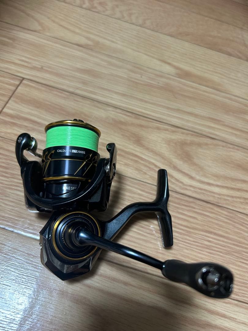 ダイワ　CALDIA FC LT2000S スピニングリール