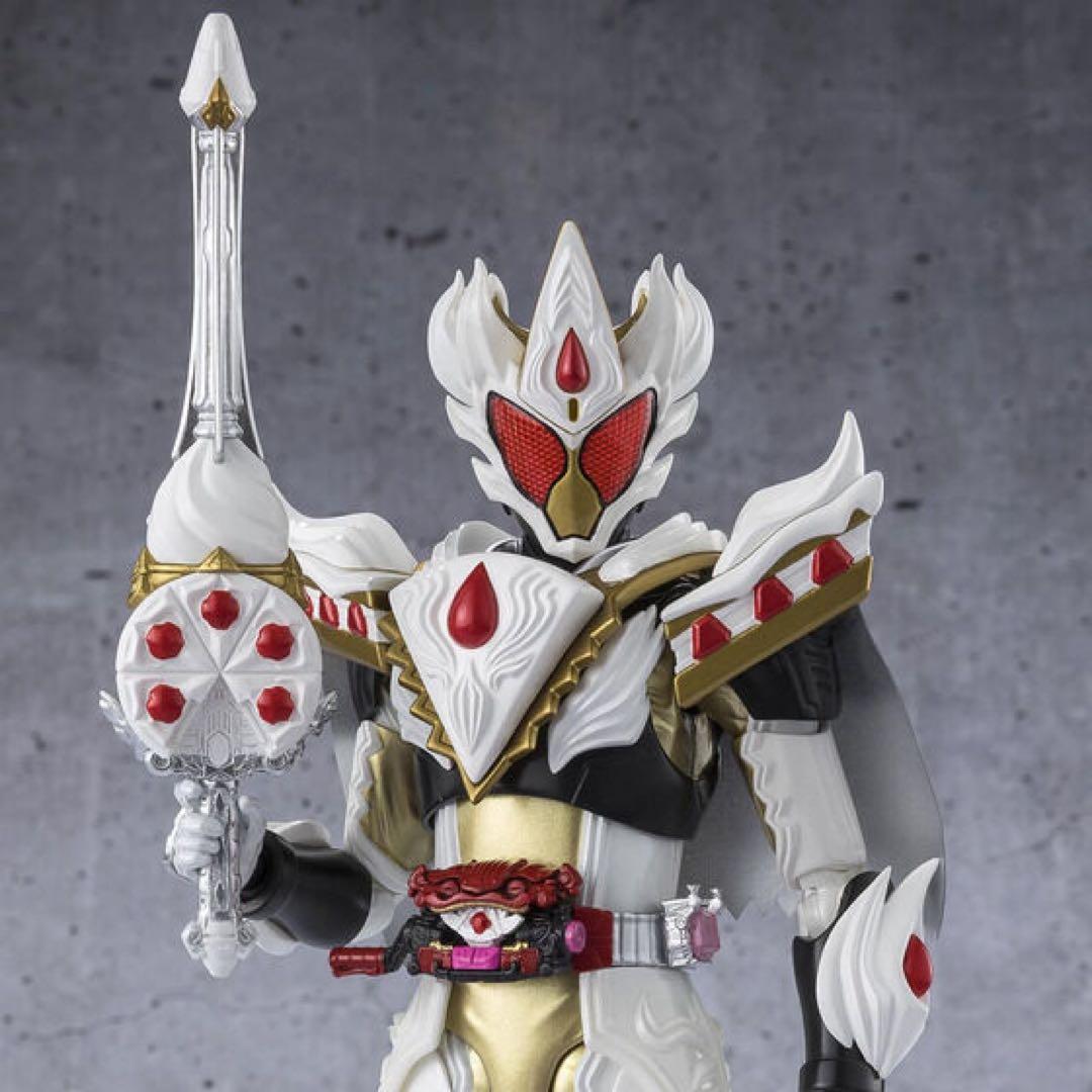 新品 S.H.Figuarts 仮面ライダーガヴ ケーキングフォーム