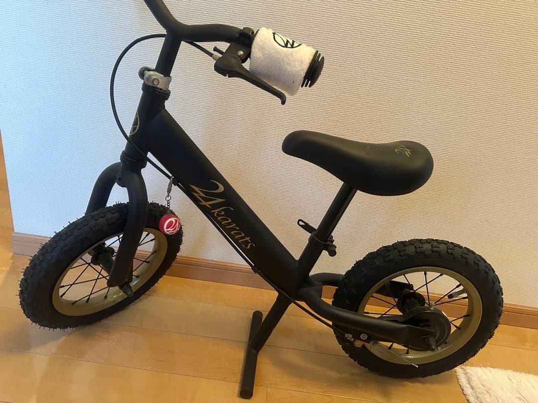 24karats ブラック バランスバイク 12インチ