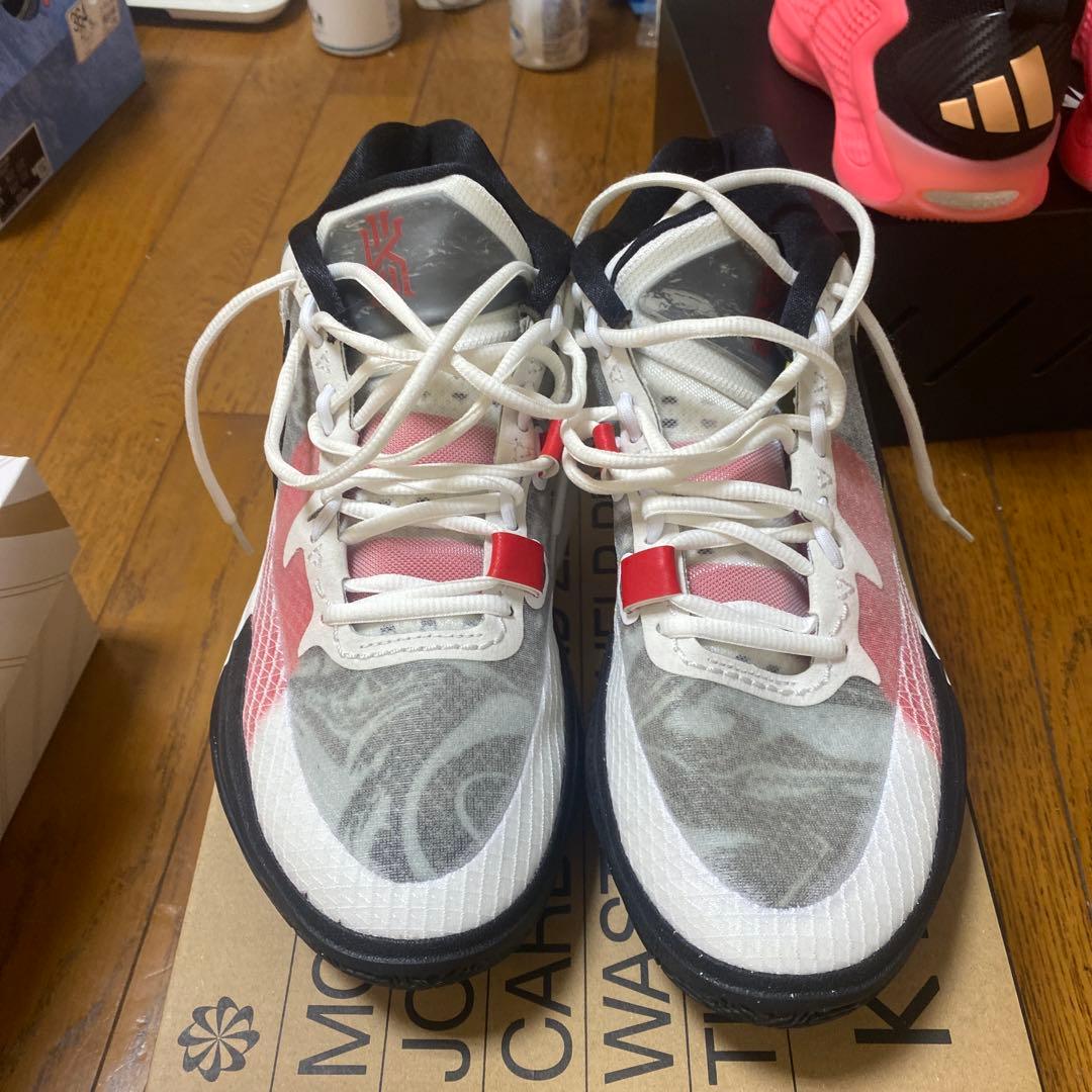 Kyrie 8 ジョーダン　コービー　レブロン