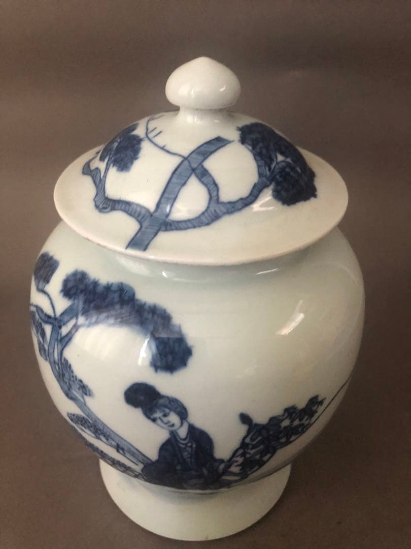 中国骨董　古美術　青花人物紋　蓋付壷