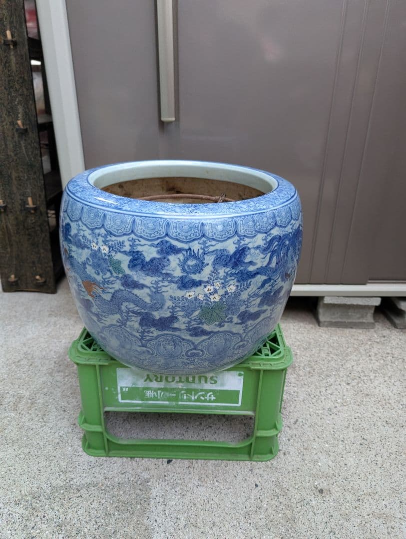 龍神火鉢染付青白い陶器製火鉢 約30cm