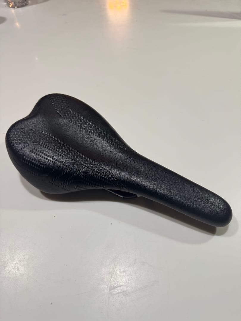 SQlab(エスキューラブ) サドル CARBON 美品！