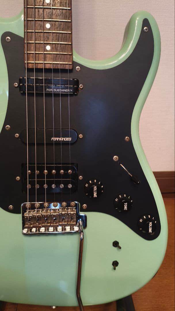 初期型18Vフルモードサスティナー搭載　ラージヘッド　ストラト　Custom