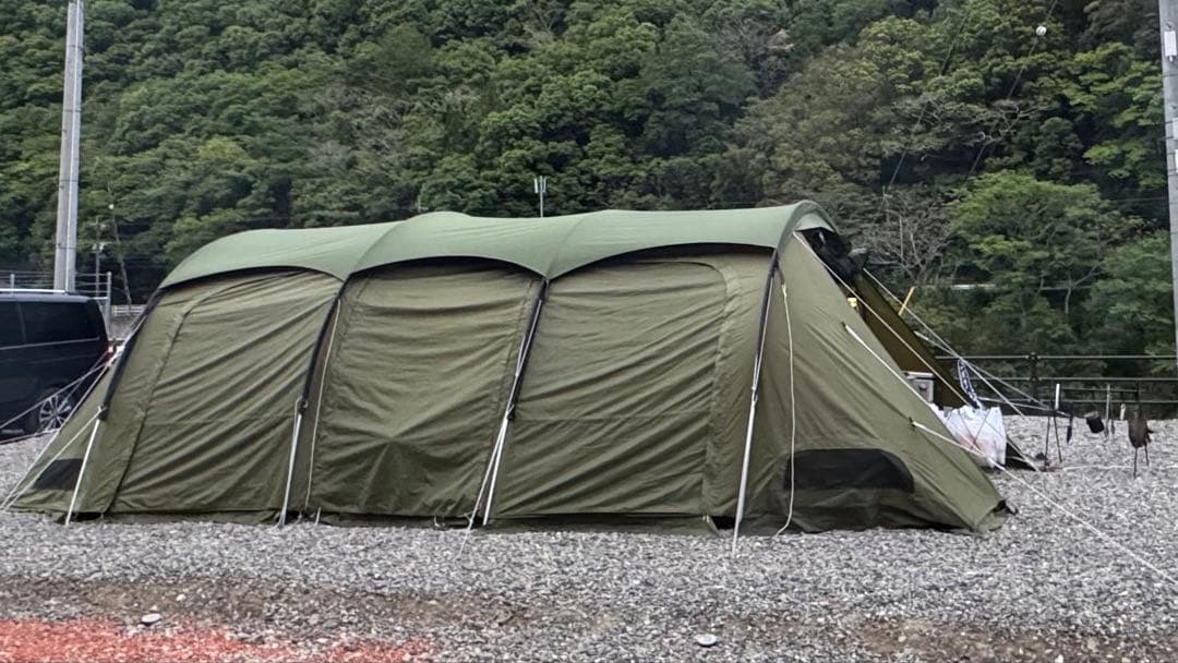 カマボコテント3 オプション品充実　寝室とリビングに分かれています