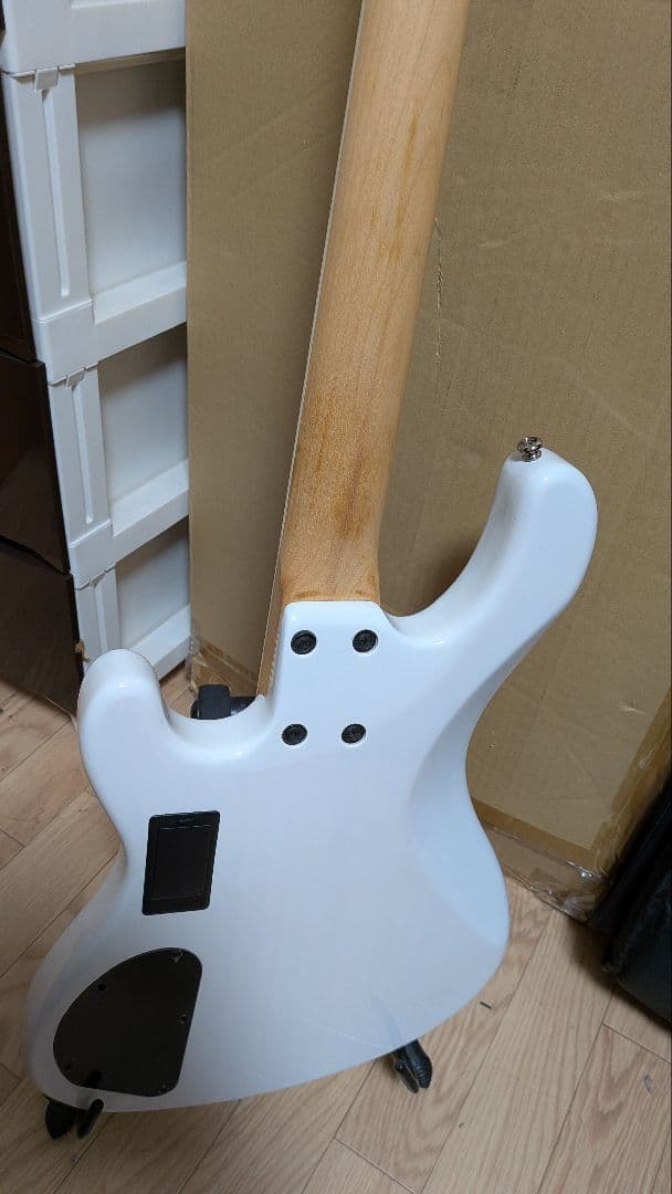 ベース Cort GB74