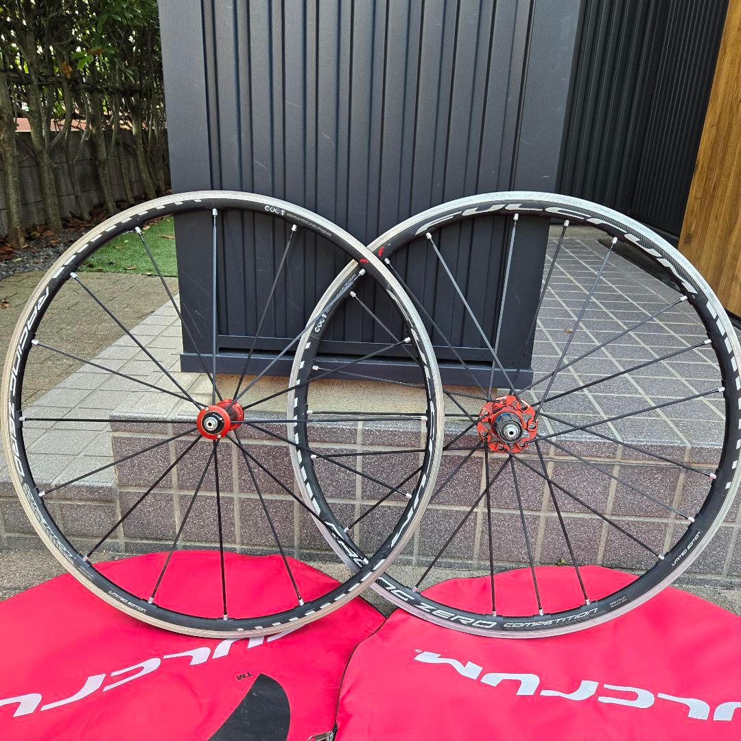 momo　FULCRUM RACING ZERO COMPET