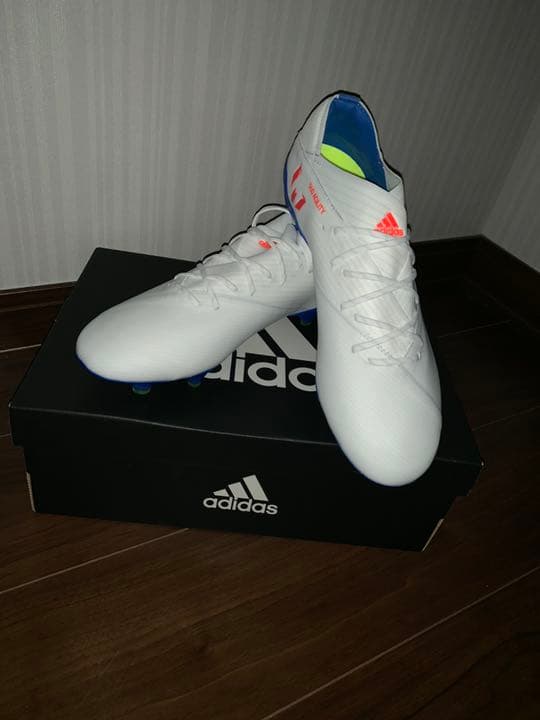 adidas アディダス