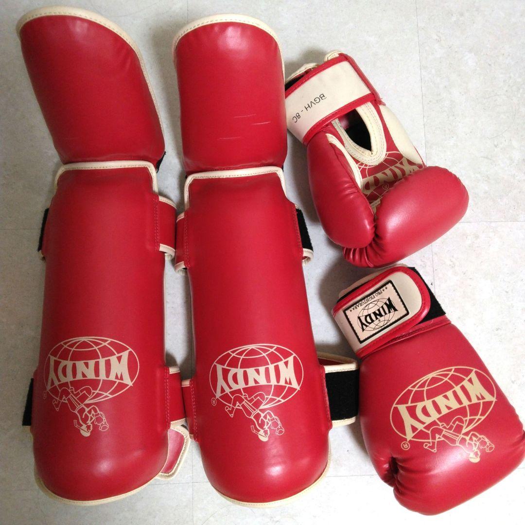 WINDY グローブ 8oz とレガースLサイズ 赤のセット