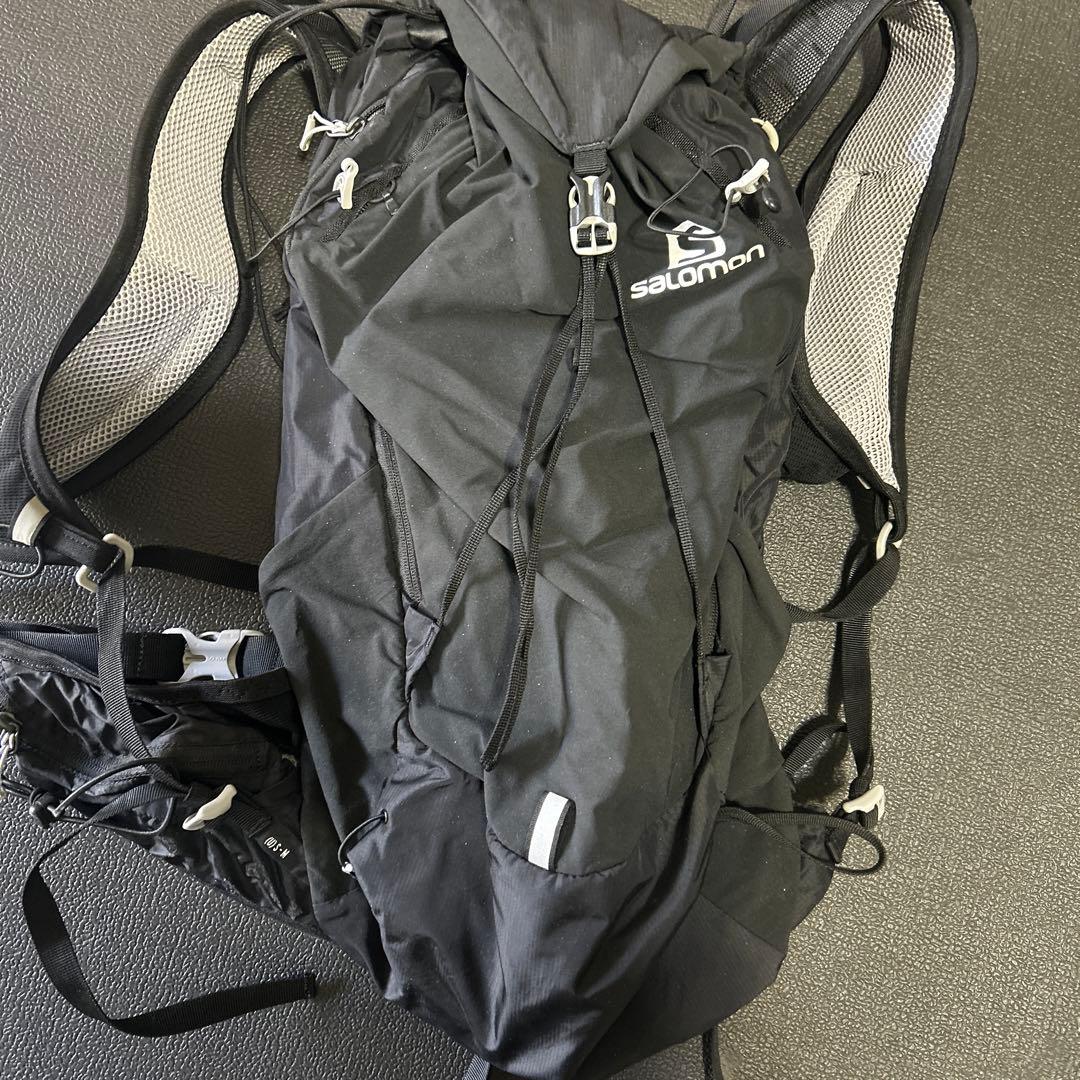 Salomon トレイルランニング バックパック