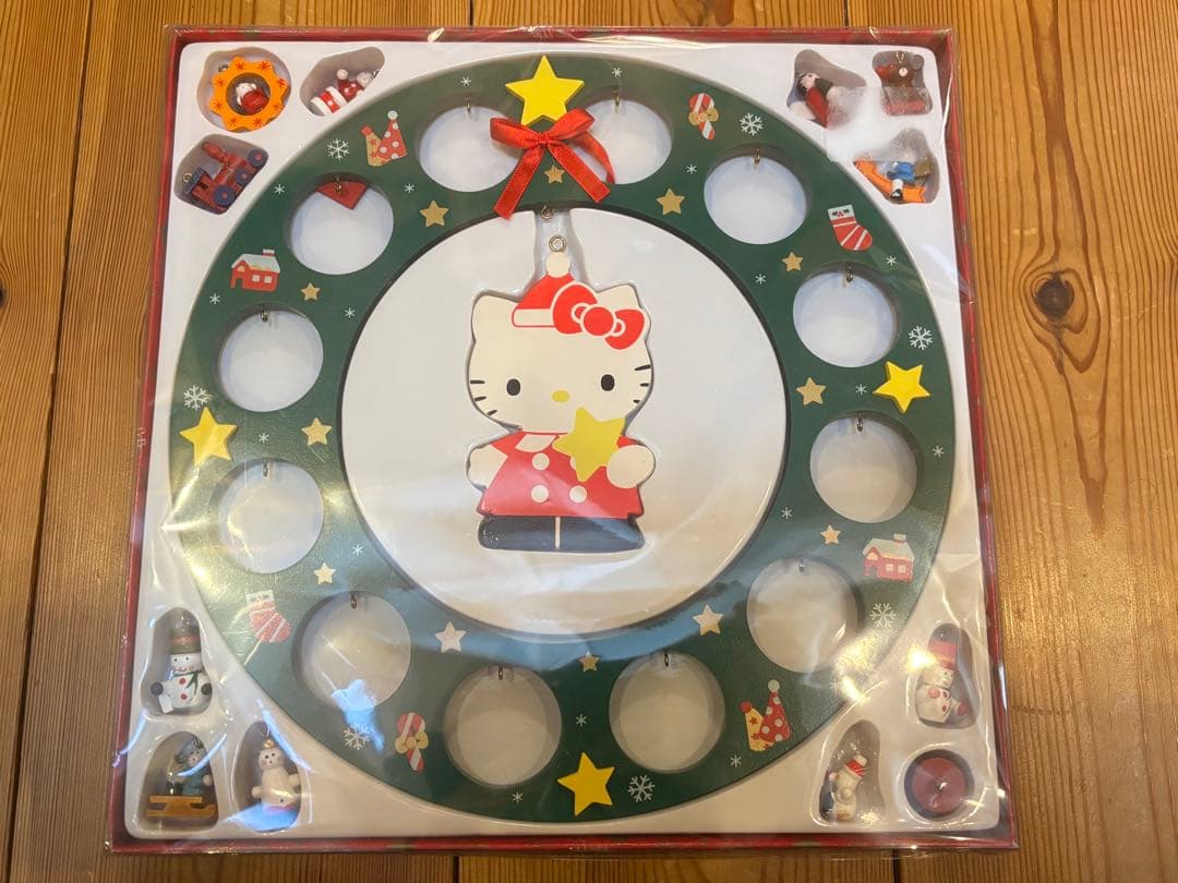 サンリオ　ハローキティ　クリスマスウッドリース