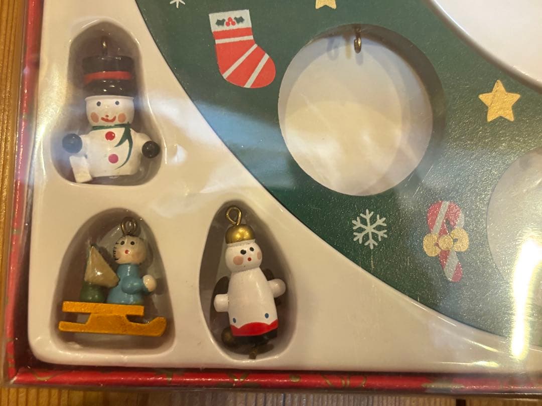 サンリオ　ハローキティ　クリスマスウッドリース