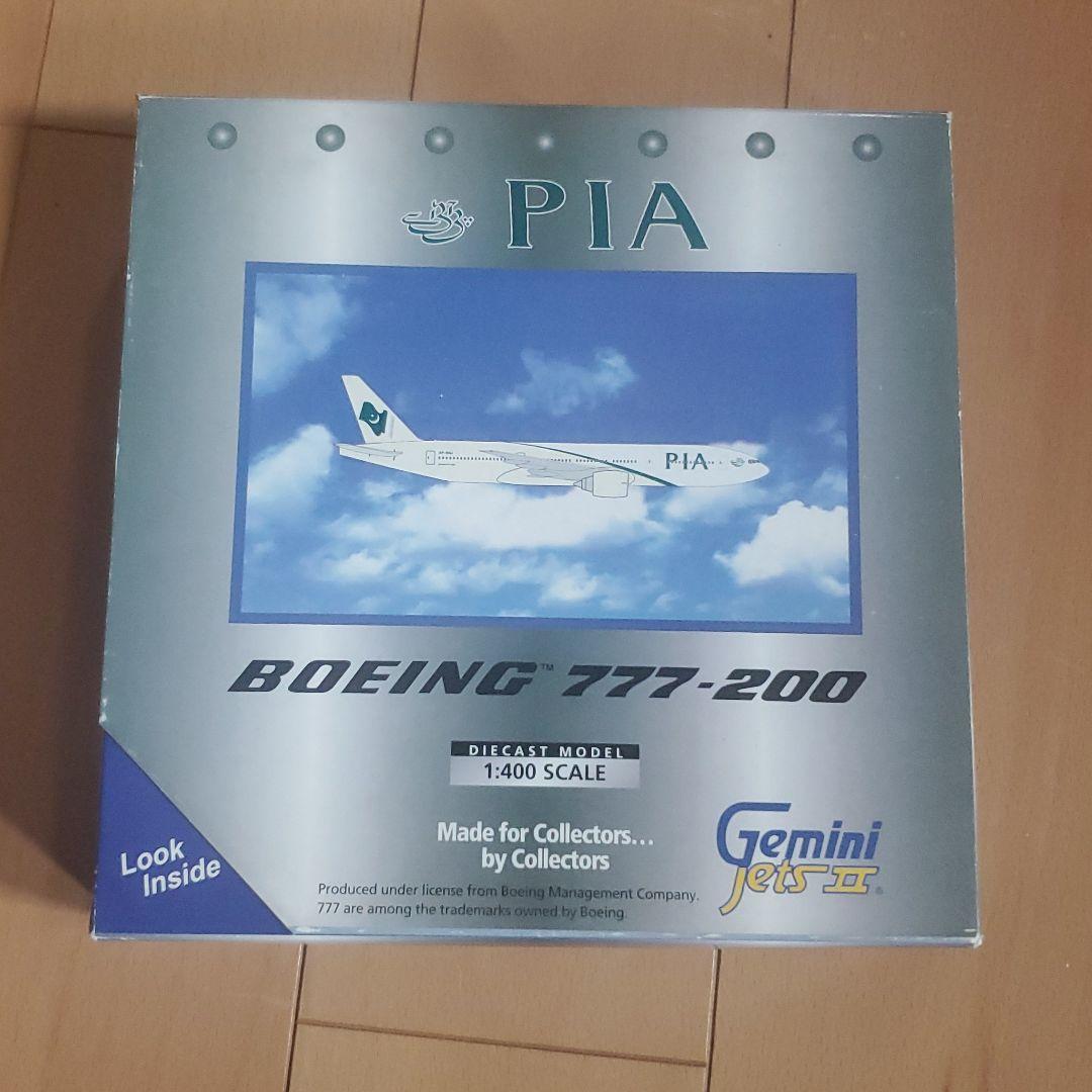 航空機・ヘリコプター PIA BOEING777-200