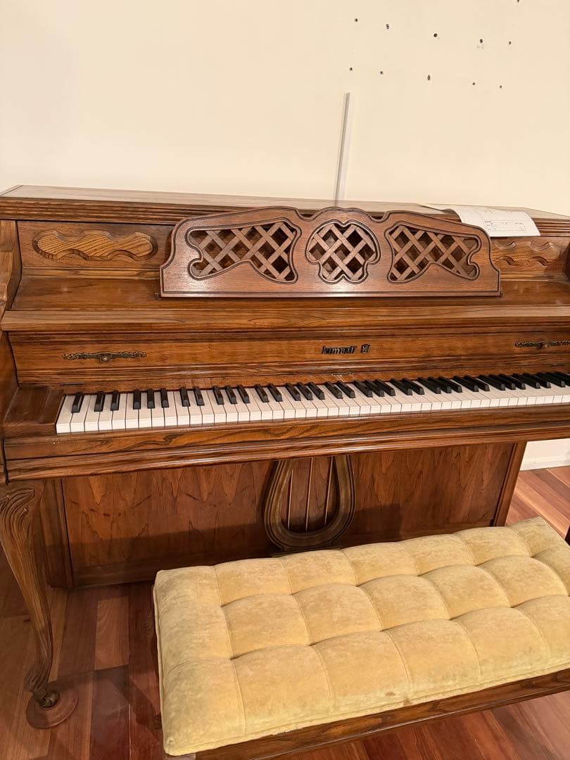 希少　kimball アップライトピアノ ウッド仕上げ　アンティーク　猫脚