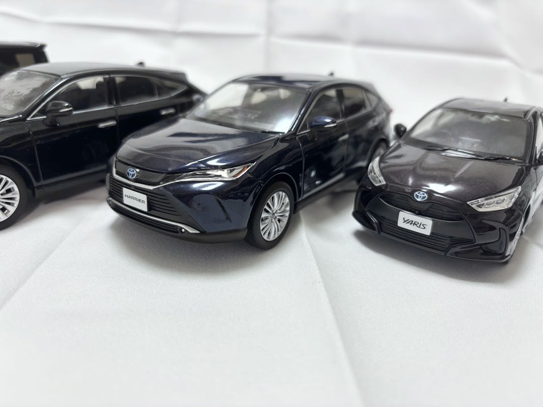 トヨタ カラーサンプル ミニカー 6台セット ヴォクシー ハリアー ヤリス