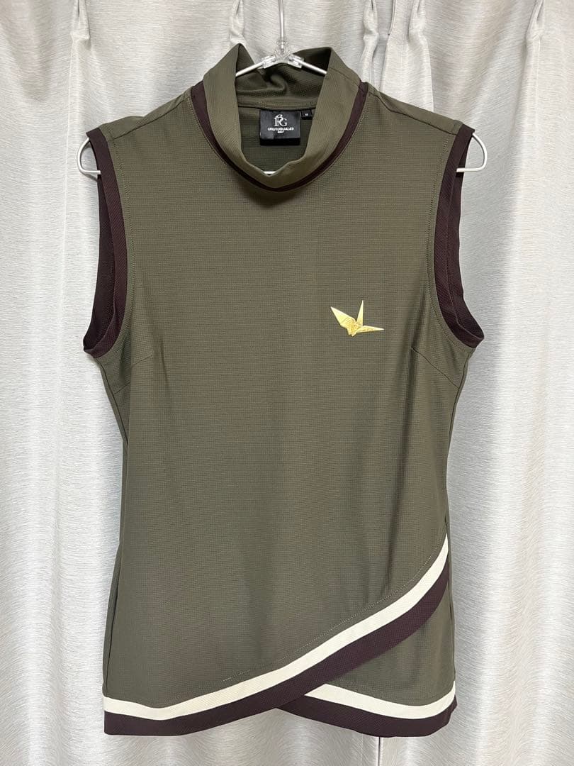 【美品】値下可能1PIU1UGUALE3 GOLFウノピュウゴルフ　モックネック
