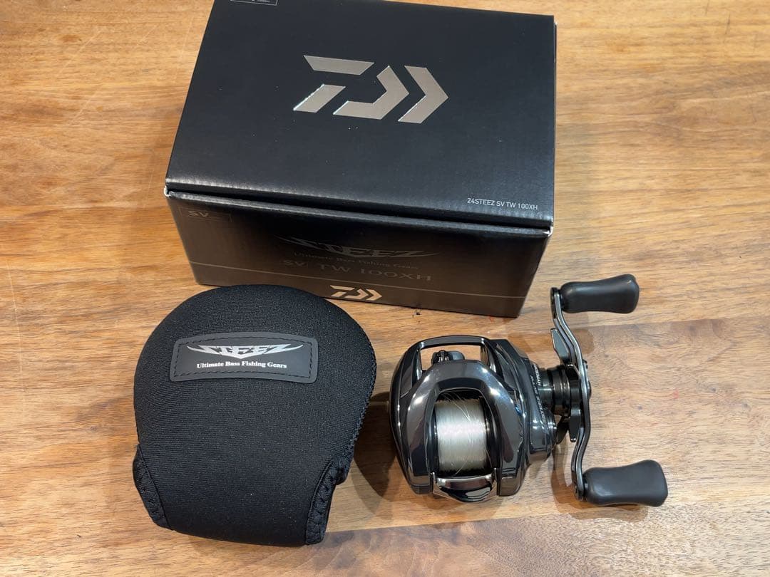 美品 ダイワ 24スティーズSV TW XH 右ハンドル ライン付