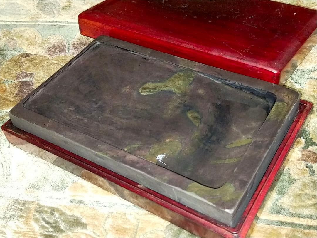♥中国　端渓硯　3.3ｋｇ　ケース付き　硯　端渓　骨董品