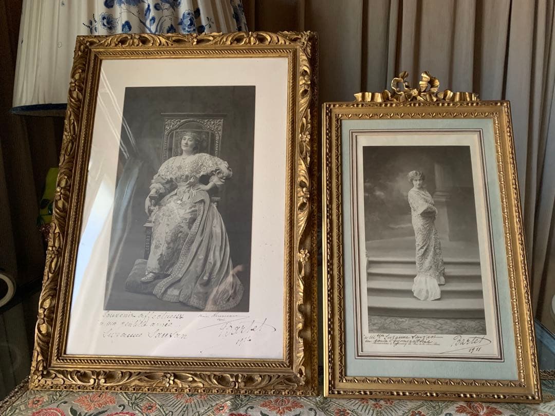 フランスアンティーク　1911年ジュリア・バルテ写真サイン入り豪華額装2点セット