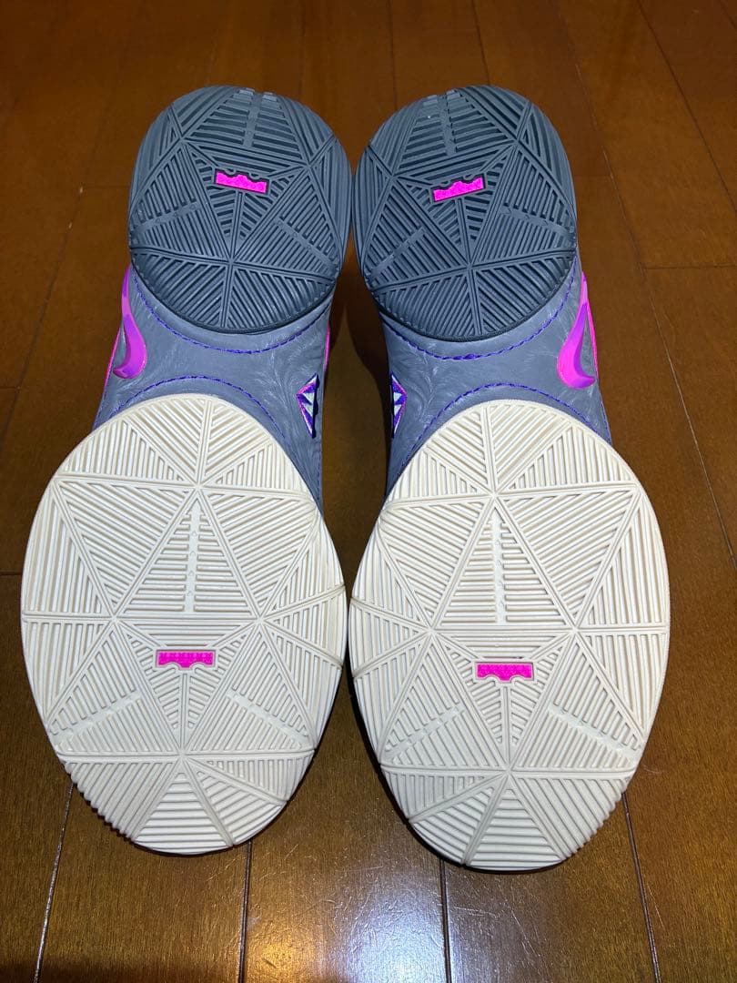 NIKE ナイキ LeBron 22 \"Tunnel Vision\"
