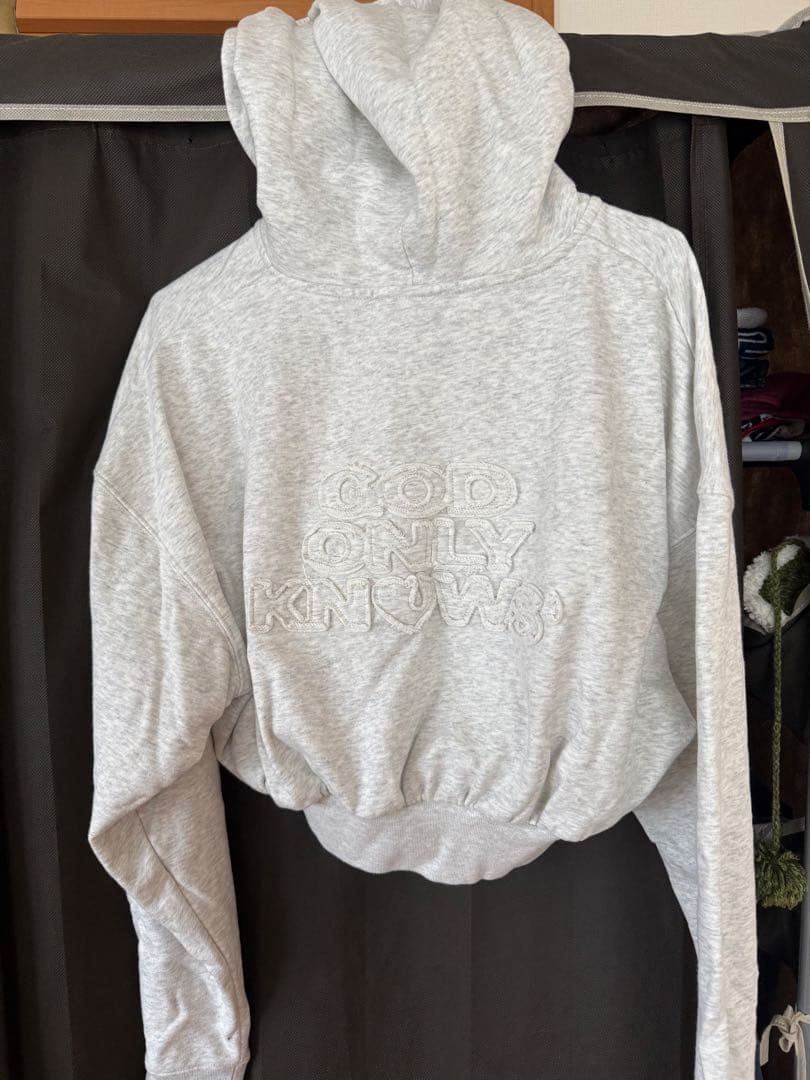 岩田剛典GOLD ONLY KNOWS CROPPED SWEAT HOODIE